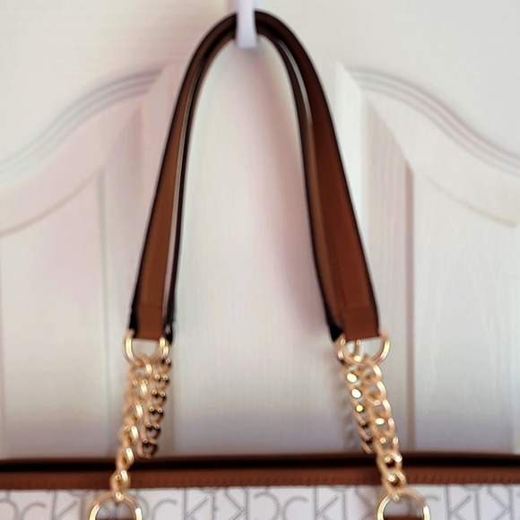 Calvin Klein Signature Handbag - Picture 3 of 14